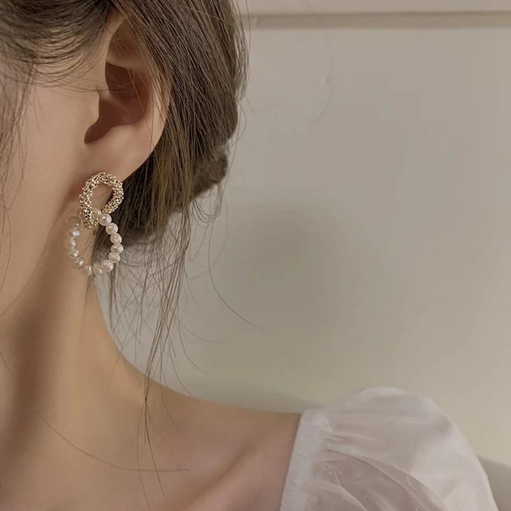 ๐โจ Double Hoop Pearl Earrings - Picture 5 of 10